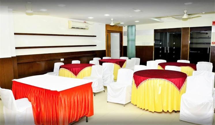 Hotel Mandakini Plaza Kanpur Extérieur photo