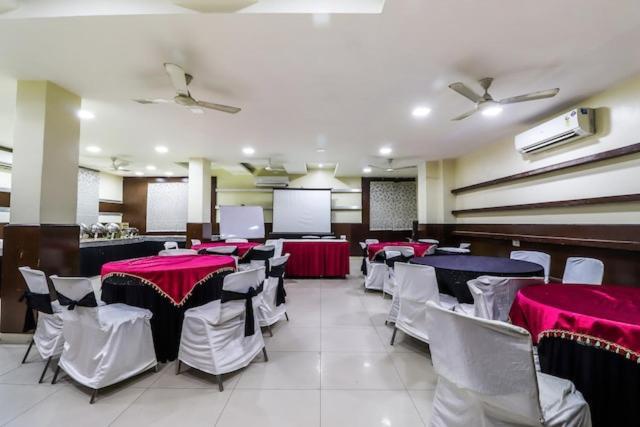 Hotel Mandakini Plaza Kanpur Extérieur photo